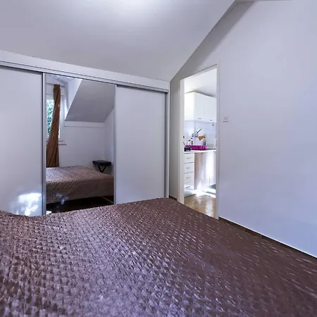 Apartmán Niki - One-bedroom With Balcony A2 1 *